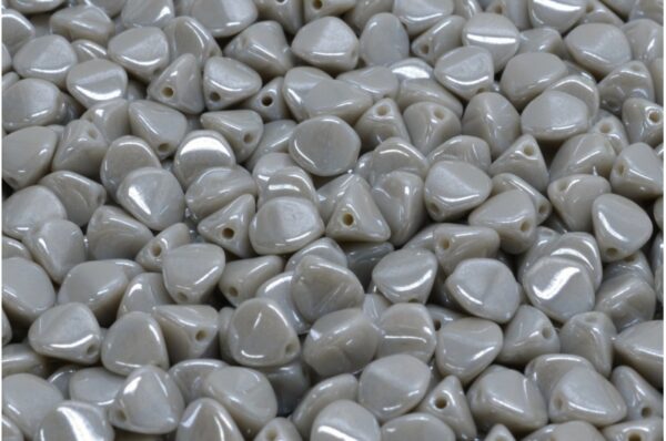 Pinch Beads 7x7mm - Image 1