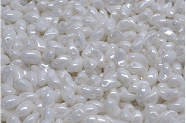 Lily Petal Beads 4x6mm - Image 1