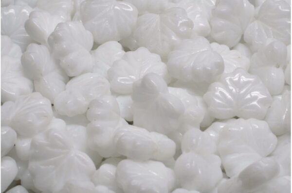 Maple Leaf Beads 13x11mm - Image 1