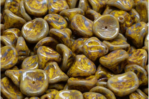 Daylily Flower Beads 10x8mm - Image 1