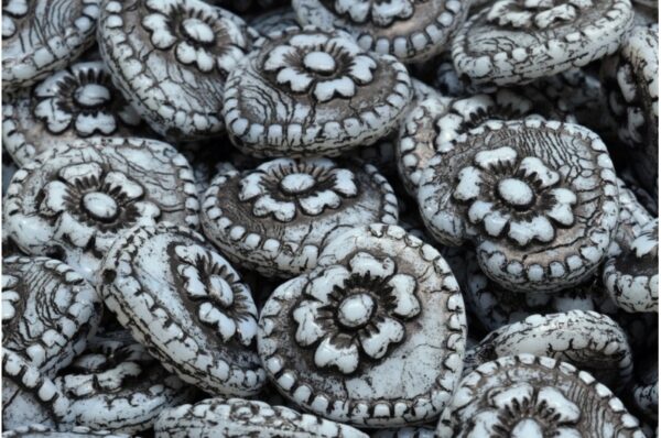 Heart Beads With Rose 17x17mm - Image 1