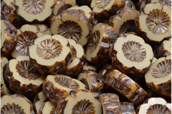 TCB Hawaiian Flower Beads 14x14mm  - Image 1