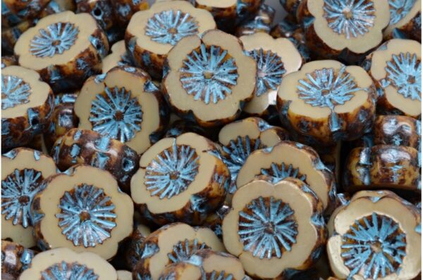 TCB Hawaiian Flower Beads 14x14mm  - Image 1