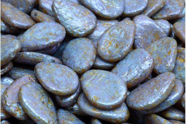 Anemone Petal Beads 11x16mm - Image 1