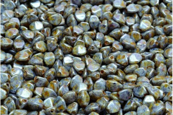 Pinch Beads 5x5mm - Image 1