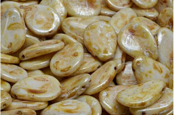 Anemone Petal Beads 11x16mm - Image 1