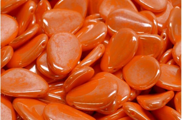 Anemone Petal Beads 11x16mm - Image 1