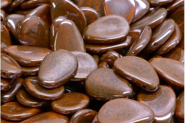 Anemone Petal Beads 11x16mm - Image 1