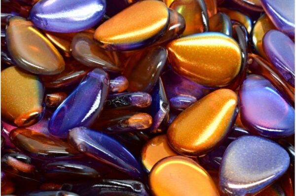 Anemone Petal Beads 11x16mm - Image 1