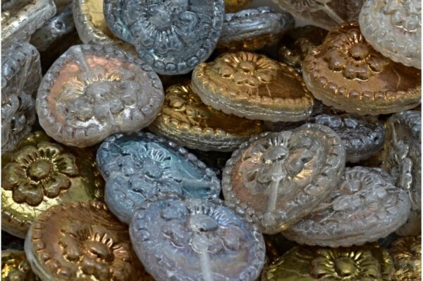 Heart Beads With Rose 17x17mm - Image 1