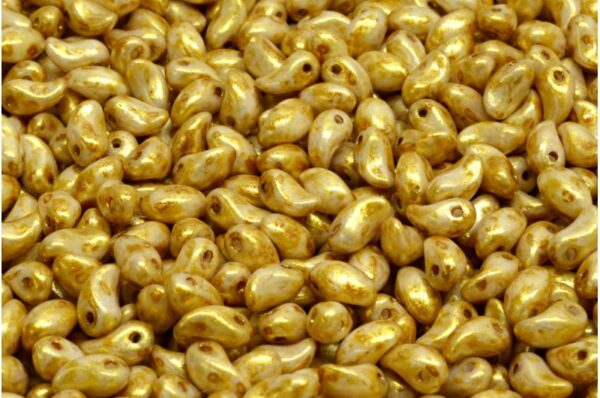 Lily Petal Beads 4x6mm - Image 1