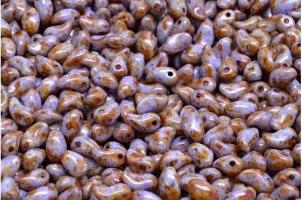 Lily Petal Beads 4x6mm - Image 1