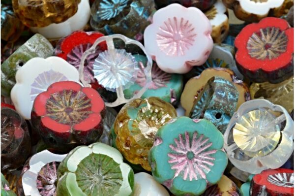 TCB Hawaiian Flower Beads 14x14mm  - Image 1