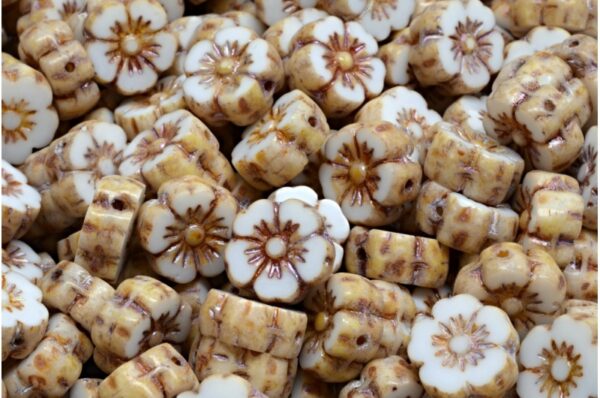 TCB Hawaian Flowers 10x10mm - Image 1